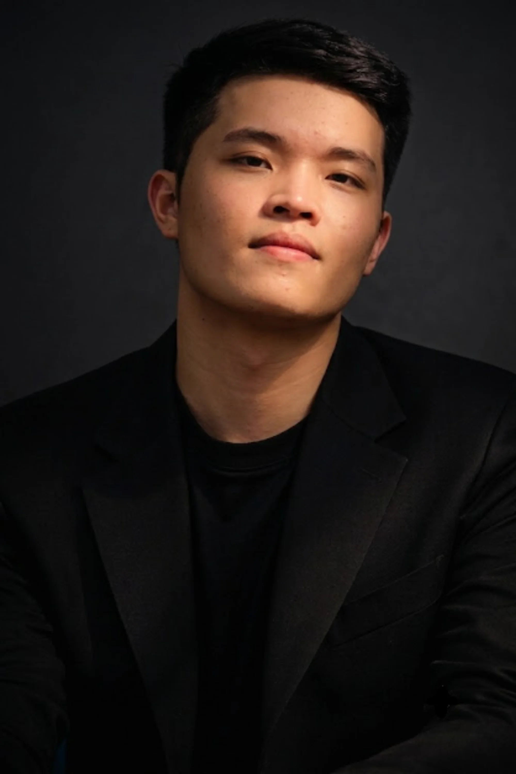 Chân dung Kit Tran